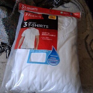 Hanes 3 t shirts